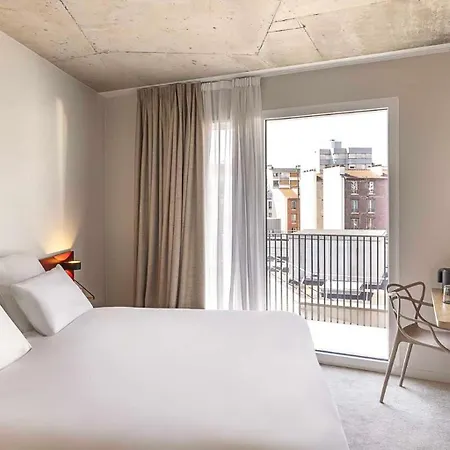 Отель Western 11bauer Paris Saint-ouen 3*
