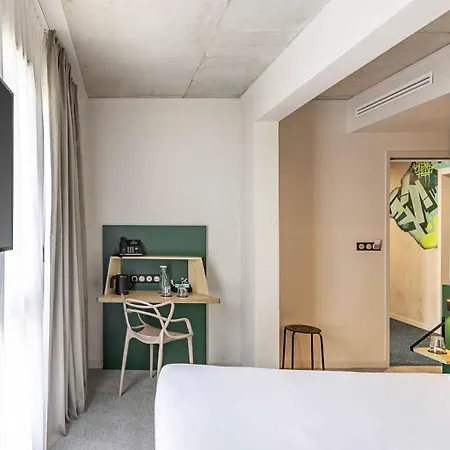 Western 11bauer Paris Saint-ouen Отель
