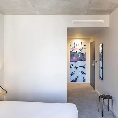 Western 11bauer Paris Saint-ouen 3* سانت أويه