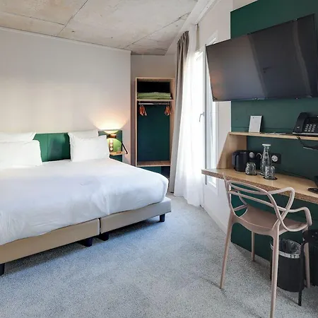 Western 11bauer Paris Saint-ouen 3*