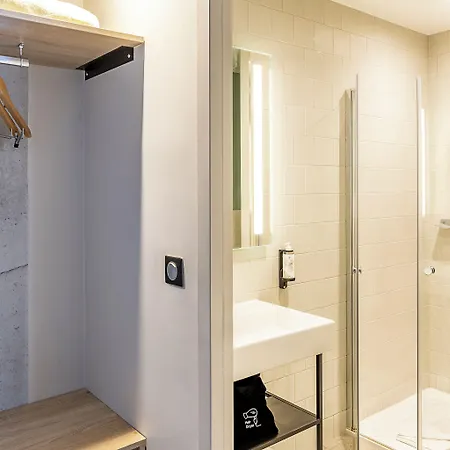 Western 11bauer Paris Saint-ouen Hotel 3*