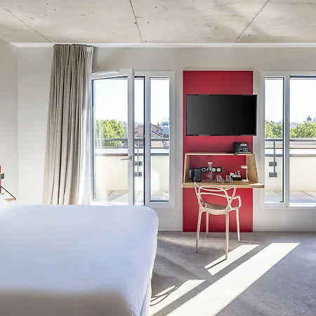 Western 11bauer Paris Saint-ouen 3*